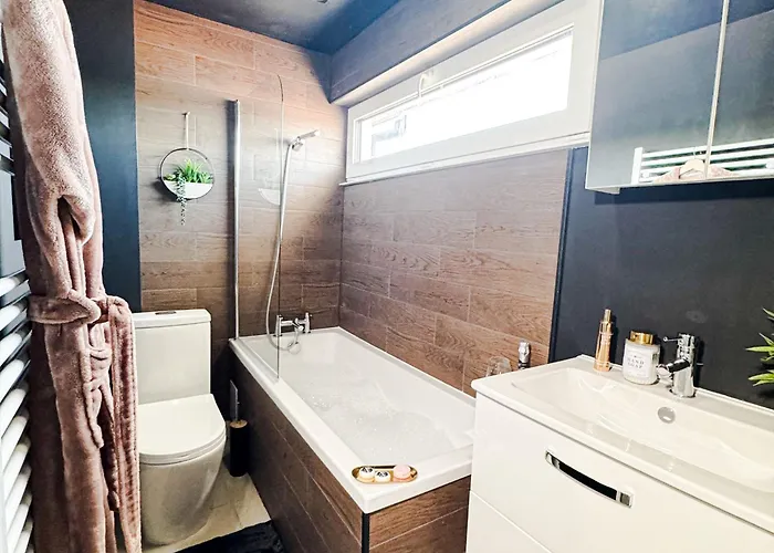 Luxury Nest 10 Guests Free Parking Middlesbrough * South Bank