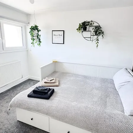 Holiday home Luxury Nest 10 Guests Free Parking Middlesbrough South Bank