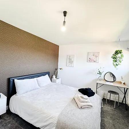 Luxury Nest 10 Guests Free Parking Middlesbrough *