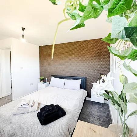 Luxury Nest 10 Guests Free Parking Middlesbrough Ferienhaus