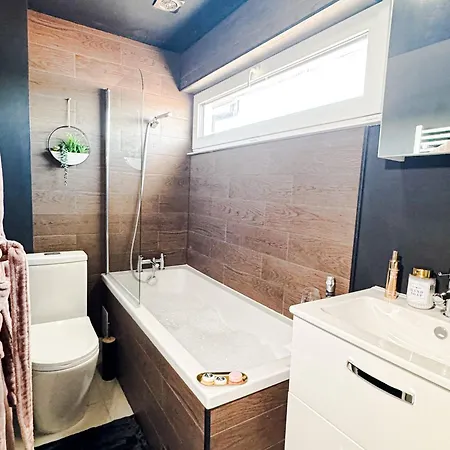 Luxury Nest 10 Guests Free Parking Middlesbrough * South Bank