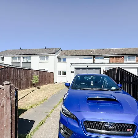 Luxury Nest 10 Guests Free Parking Middlesbrough Holiday home South Bank
