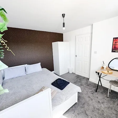 Luxury Nest 10 Guests Free Parking Middlesbrough * South Bank