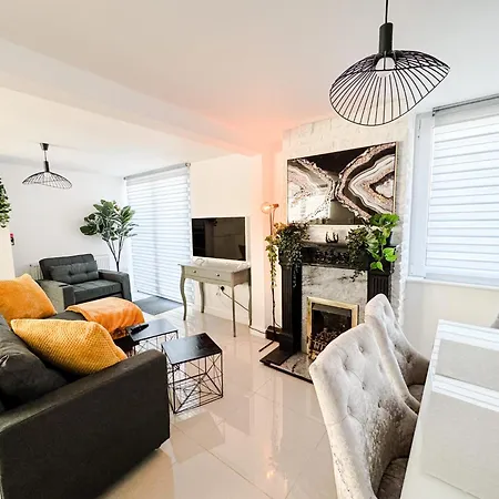 Luxury Nest 10 Guests Free Parking Middlesbrough Ferienhaus *