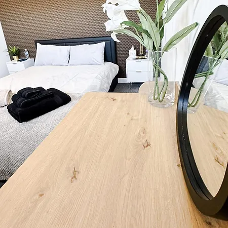 Luxury Nest 10 Guests Free Parking Middlesbrough *