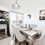 Luxury Nest 10 Guests Free Parking Middlesbrough *