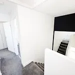 Holiday home Luxury Nest 10 Guests Free Parking Middlesbrough *