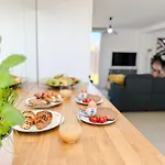 Holiday home Luxury Nest 10 Guests Free Parking Middlesbrough South Bank