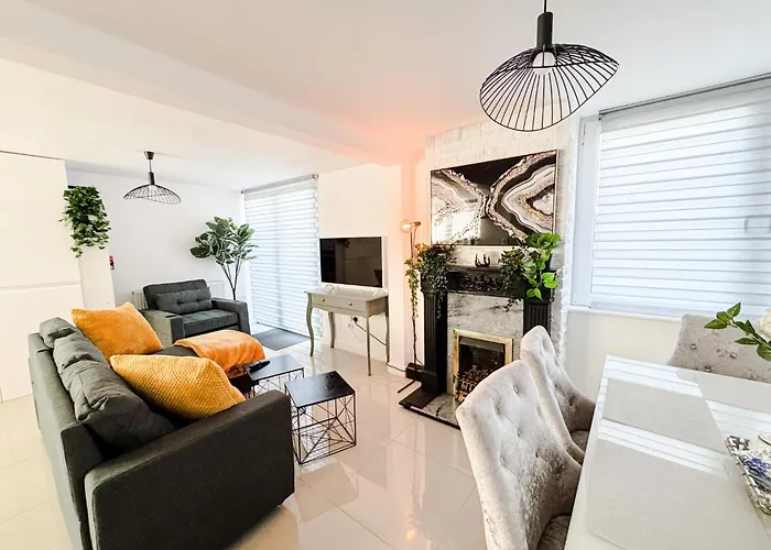 Luxury Nest 10 Guests Free Parking Middlesbrough Nyaraló *